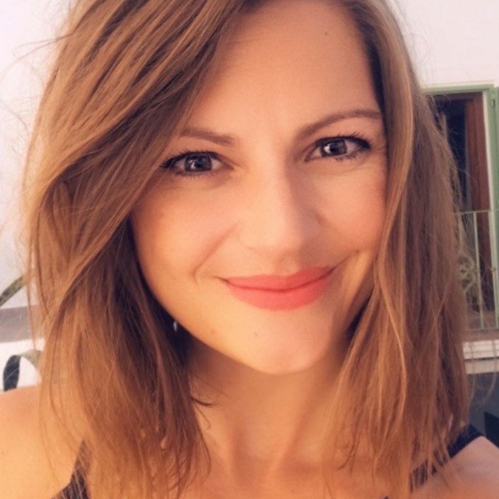 Dr. Hajdinák Adrienn